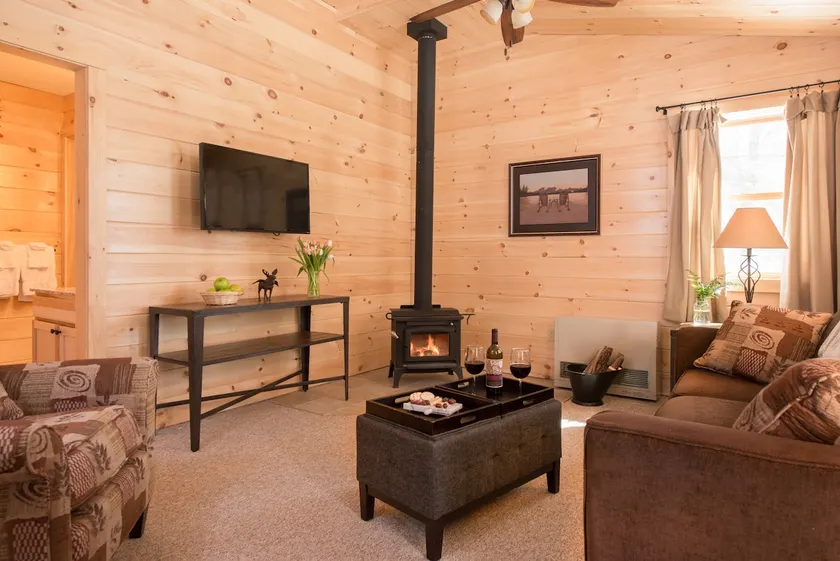 Romantic One-Bedroom Cabin Near Smuggler's Notch - Image 1