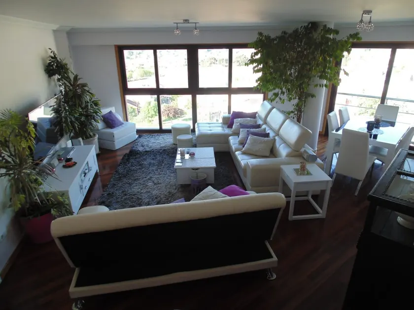 Large glass duplex stunning AC view - Image 1