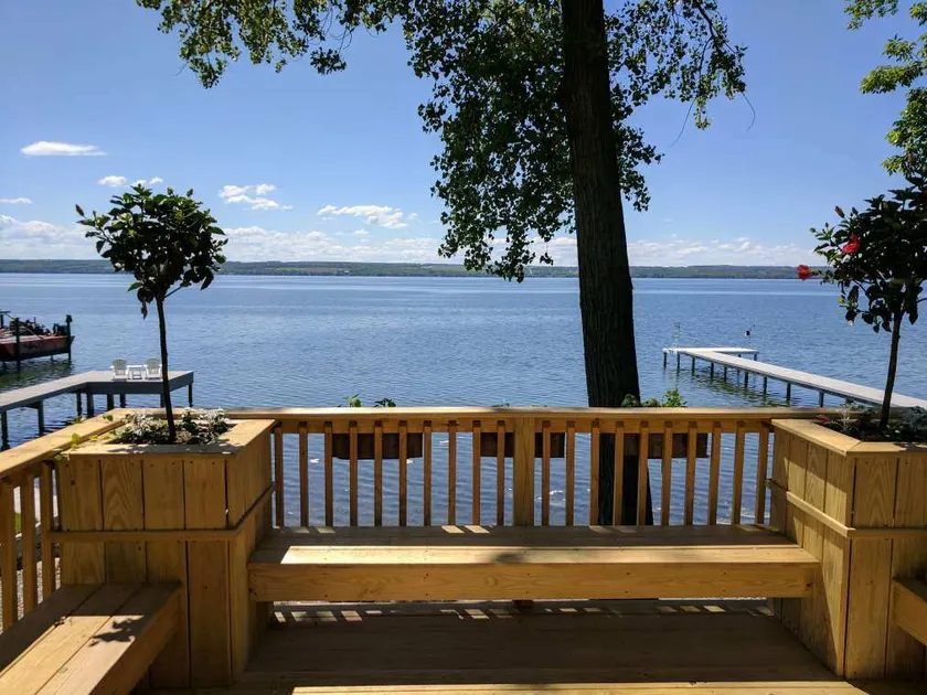 Magnolia Lakeside Cottage - Image 1
