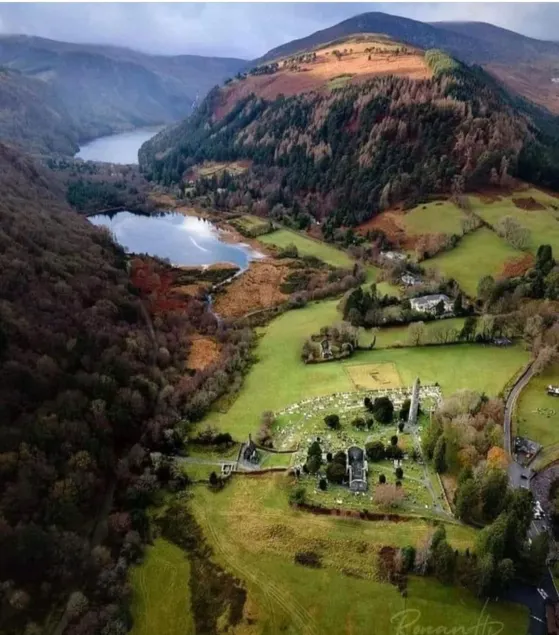 Luxury rustic retreat with hot tub in Glendalough - Image 1