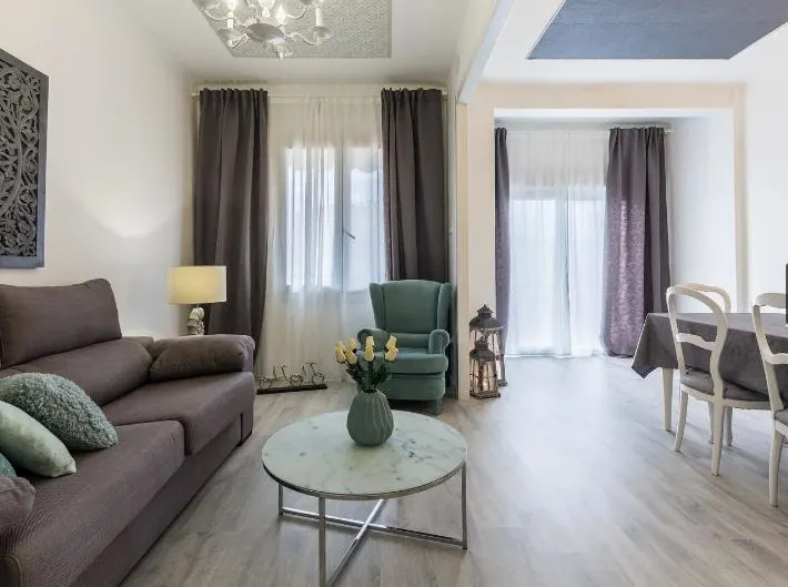 FC Barcelona 1 car FREE parking, Family apartment. - Image 1
