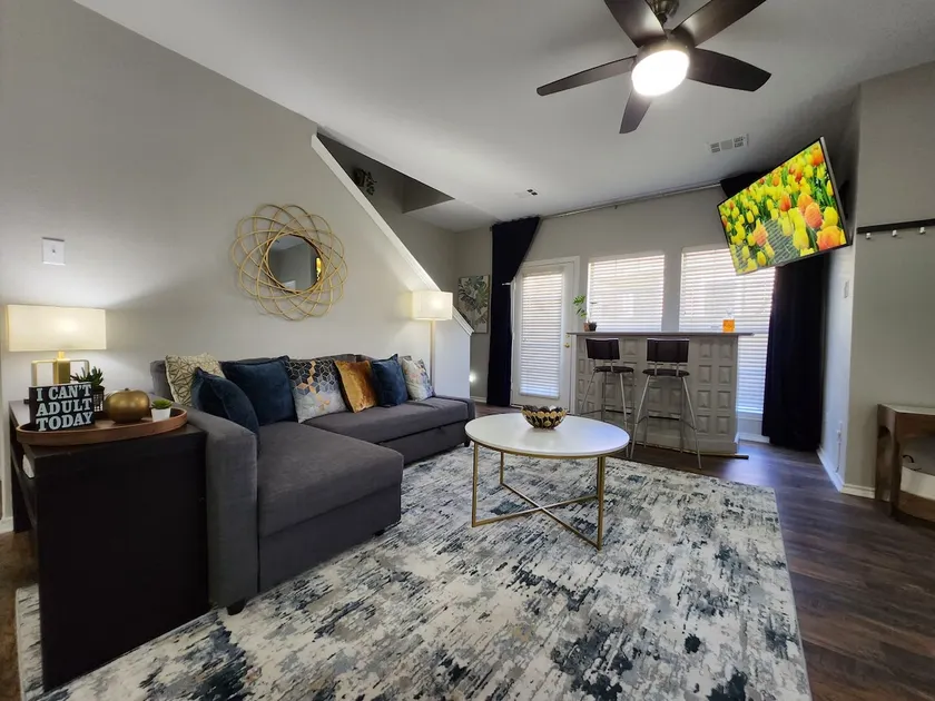 Townhouse in Frisco 3 BR 5 beds - Image 1