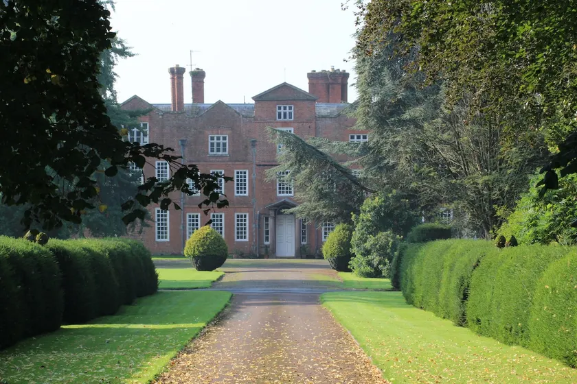 Gardener’s Cottage, Henley Hall, Perfect location - Image 1