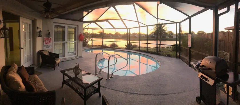 Spacious & amazing lake view with pool. 4/2 - Image 1