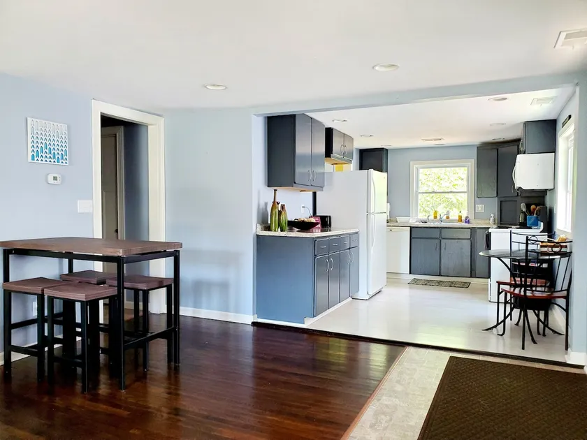Beach Bliss, Pet Friendly Retreat, With Hot Tub Near Lake MI - Image 1