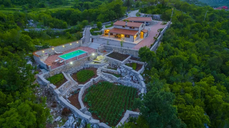 Rustic Villa Fragola with heated pool - Image 1