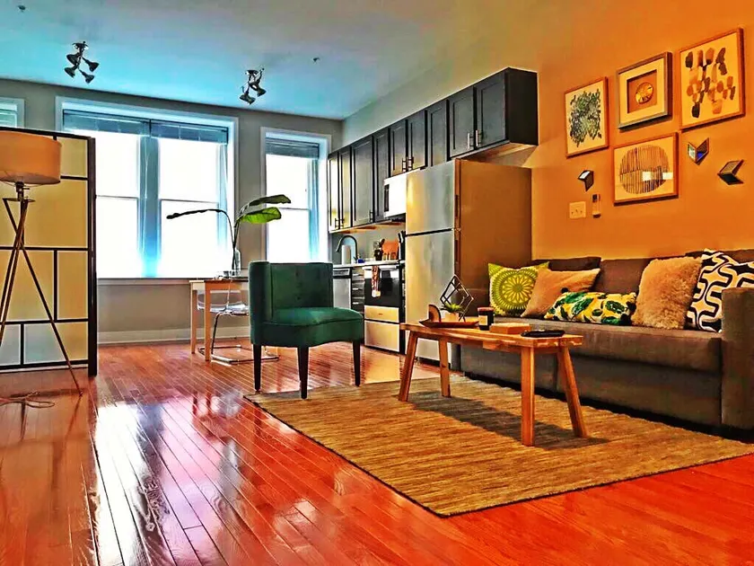 *Chic Downtown Studio! 4 Min Walk to Inner Harbor* - Image 1