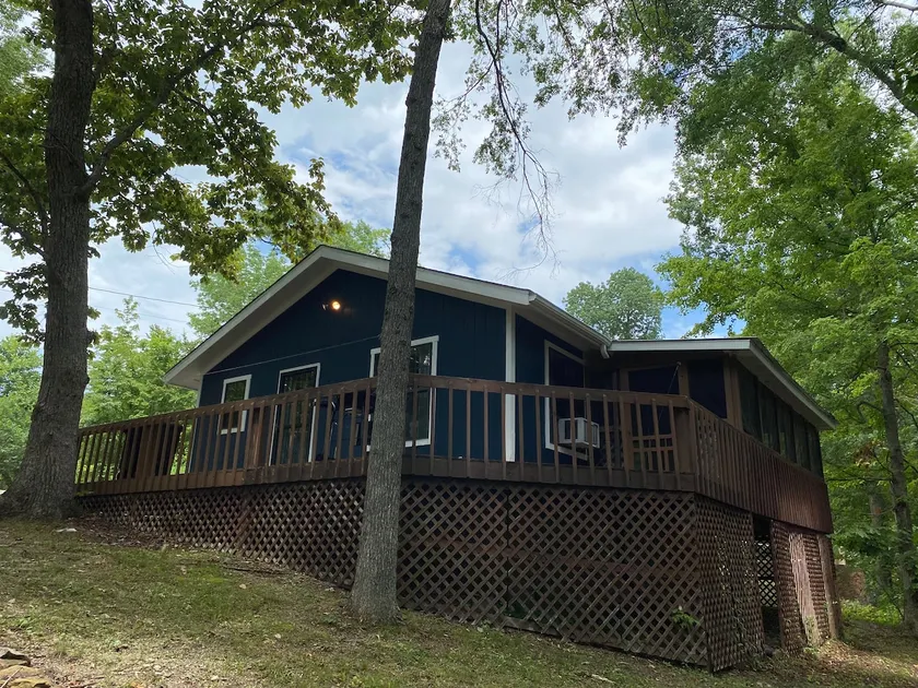 Cozy Waterfront Cabin on Rough River Lake - Image 1