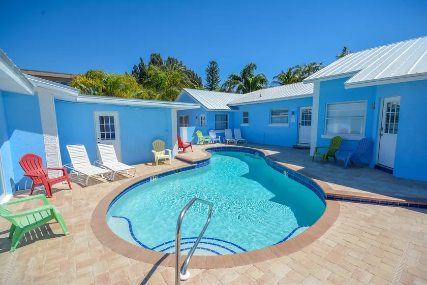 Walk to beach. Pool view. Daily rentals V2 - Image 1