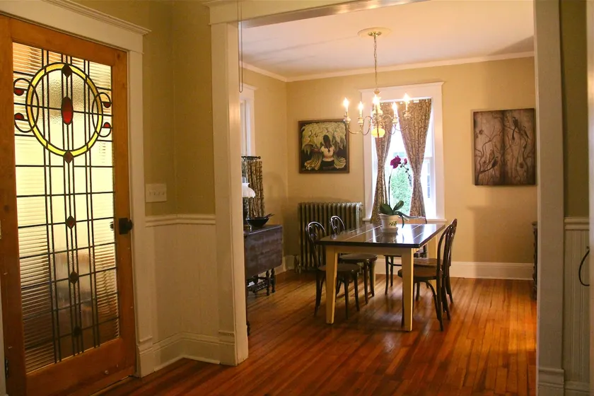 Saugerties Village Retreat - Image 1