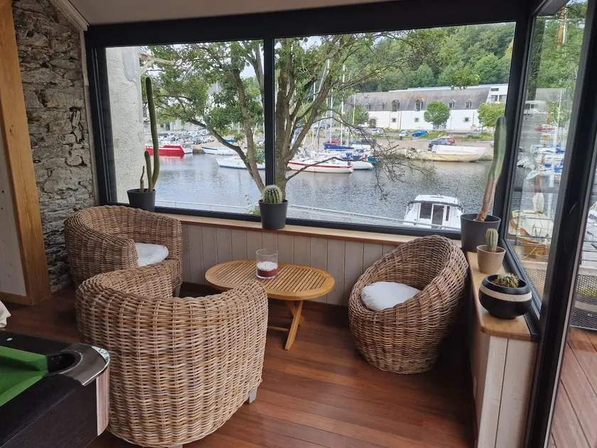 Beautiful duplex with stunning marina views - Image 1