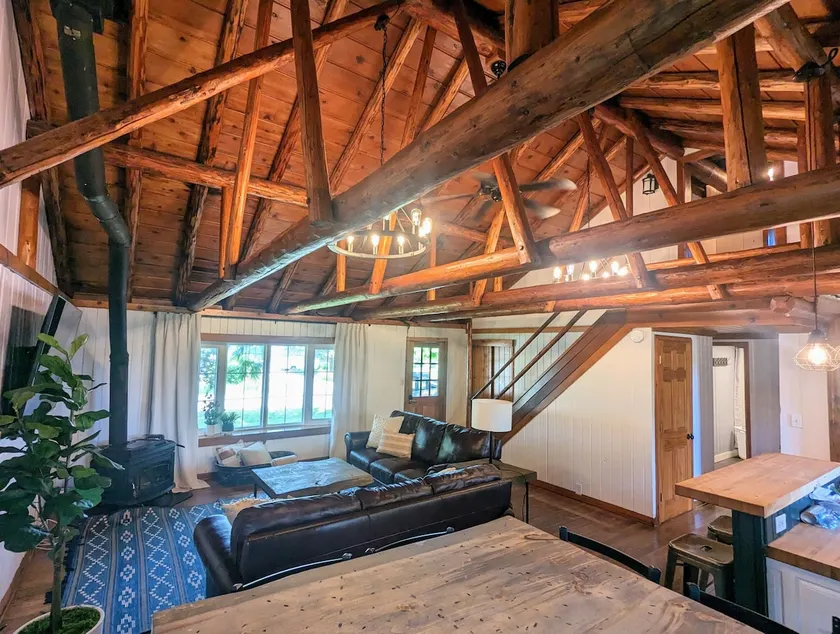 Urban Cabin - Image 1
