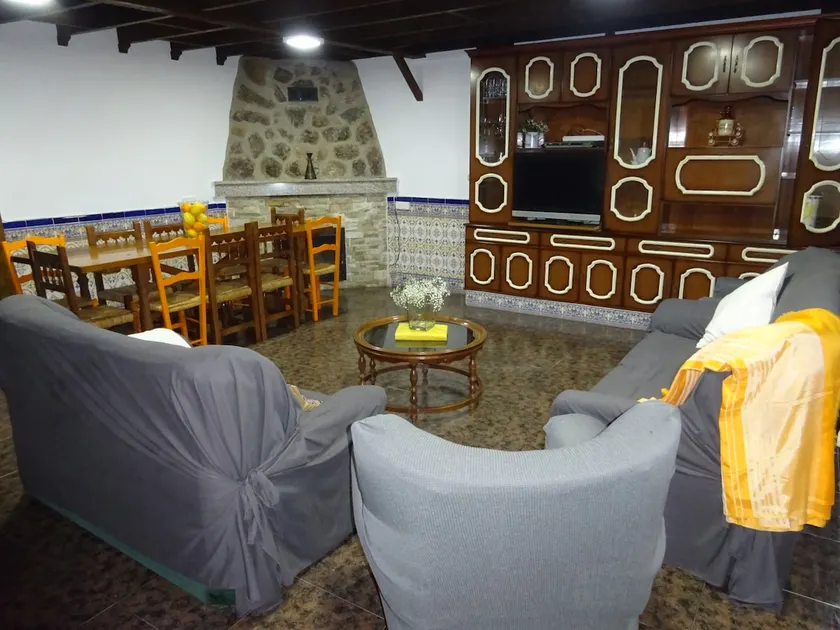 House with pool in Gredos for up to 10 people. - Image 1