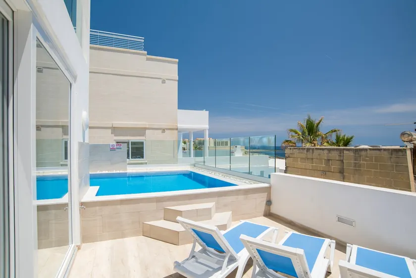 Brand New Sea-Front Villa Apt with Private pool - Image 1