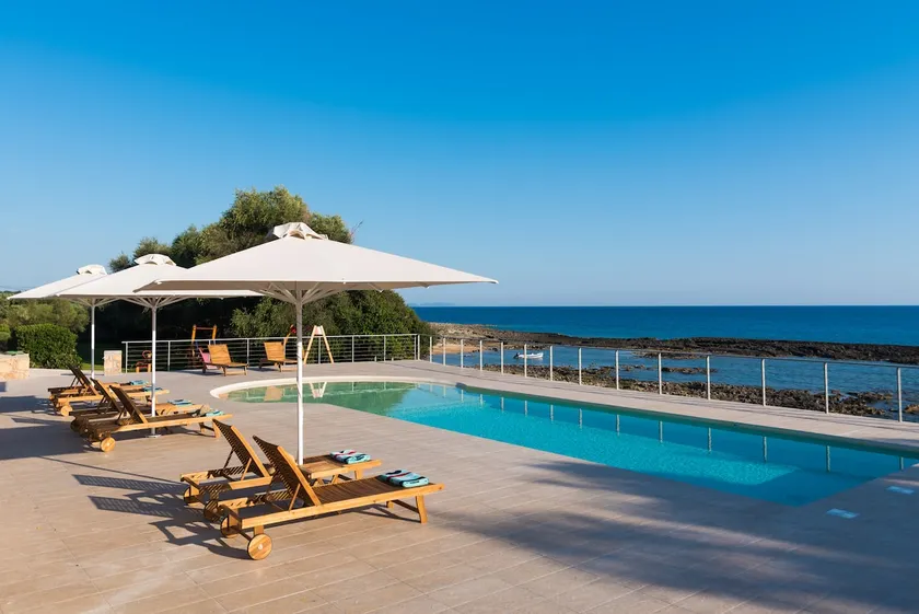 2bdrm house by the sea, great views, pool, parking - Image 1
