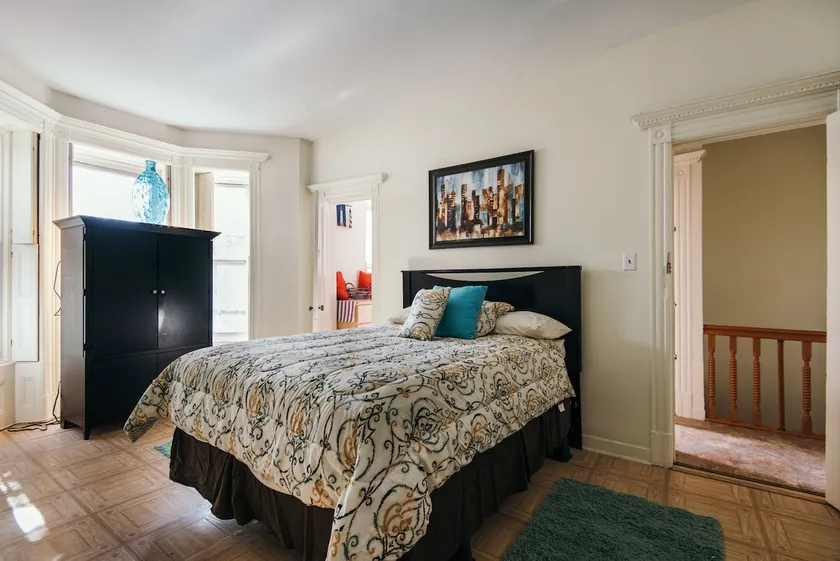 Cozy 3BR apartment on Quiet Block - Image 1