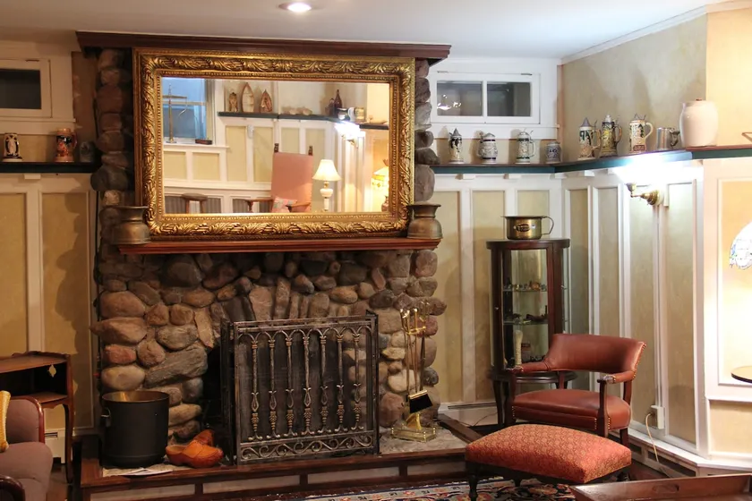 Private garden level guest suite in Whittier - Image 1