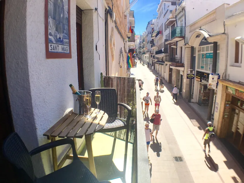 Sunny Apartment Central Sitges - Image 1