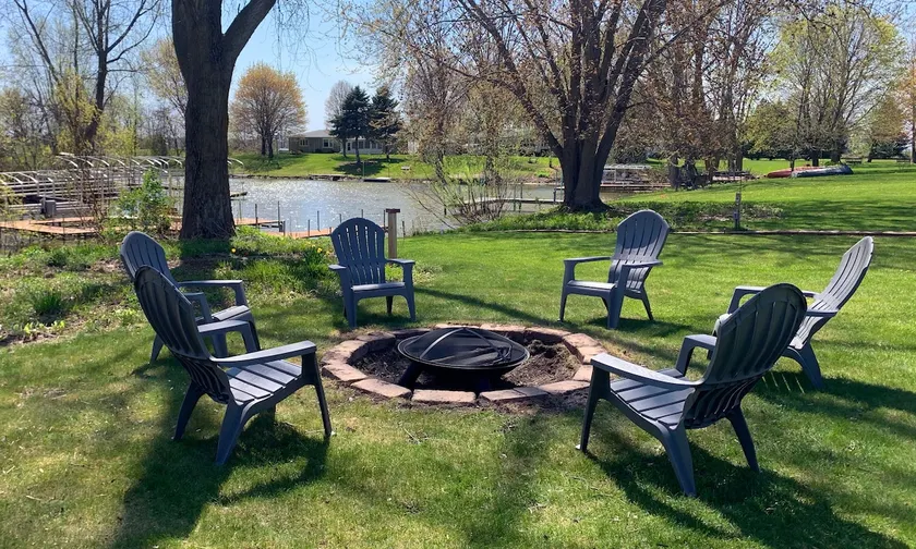 Wisconsin Waterfront Getaway - Image 1
