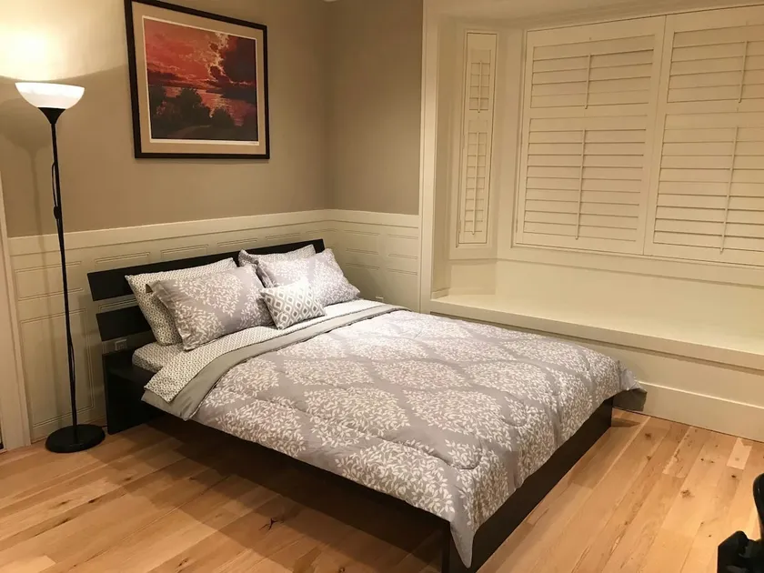 Central North Vancouver Suite with Hotel-Like Feel - Image 1