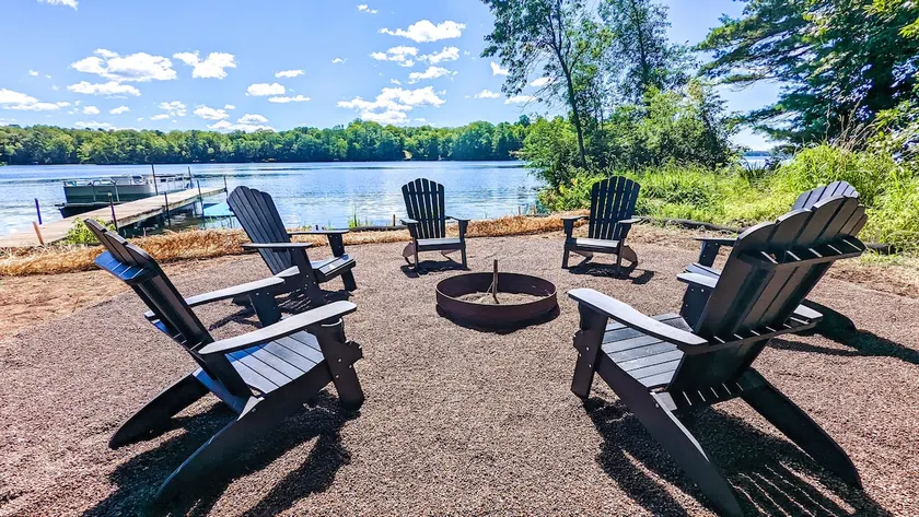 Ultimate Lakefront Summer Vacation: Families & Pet - Image 1