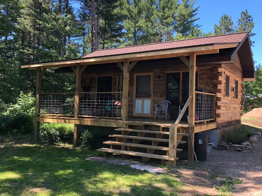Cabin within sight distance of Lake Superior,  Autrain River. Free Kayak rental - Image 1