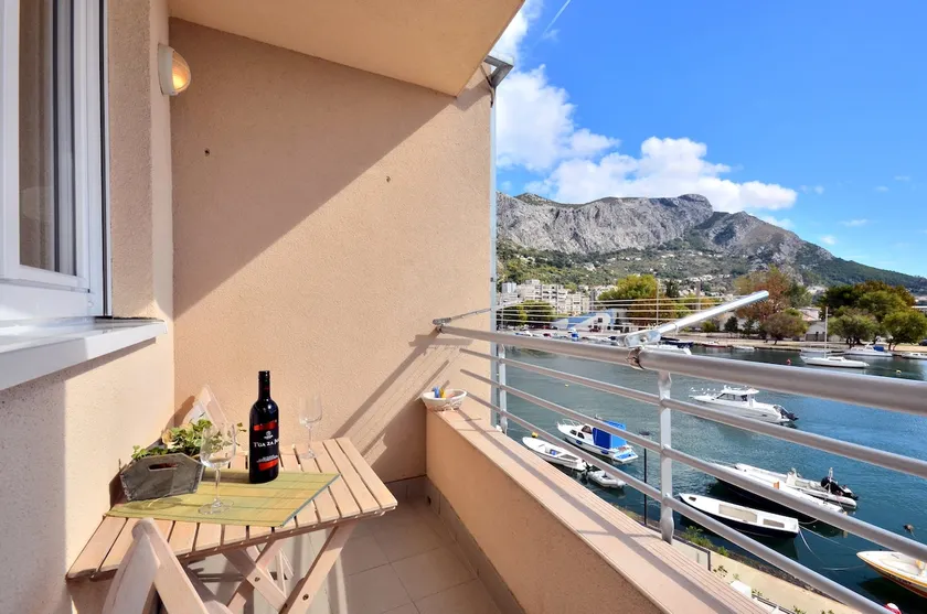 River view apartment in Omis - Image 1