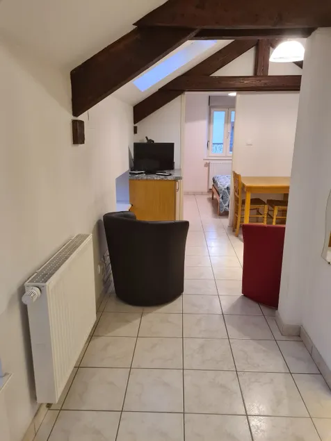 Attic apartment - Image 1