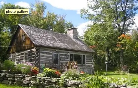 Adirondack Log Cabin with view of Montreal - Image 1