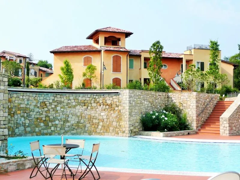 Garda Lake Exclusive Resort apartment - Image 1