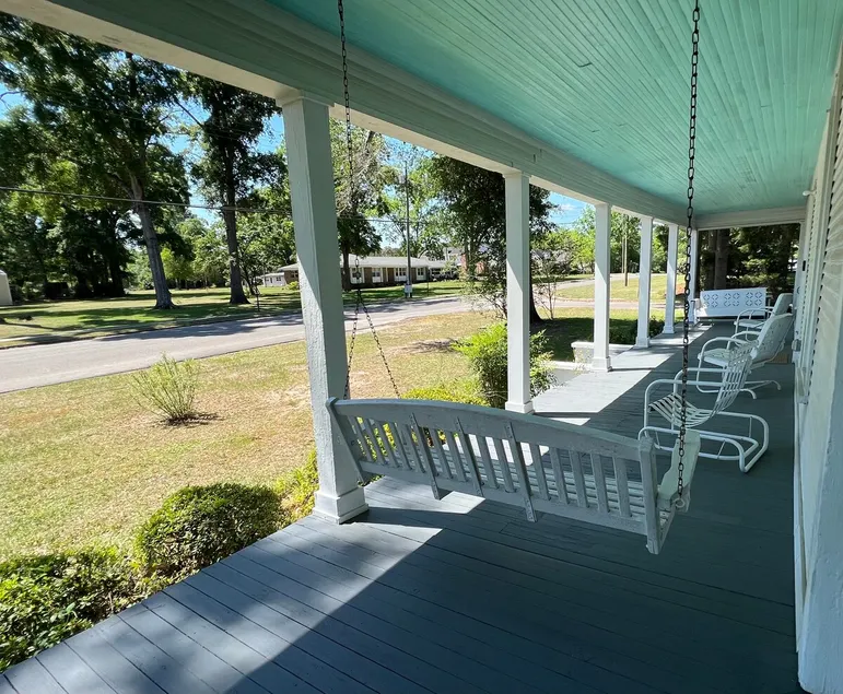 Experience Historical Charm at ‘The White House’ - Image 1