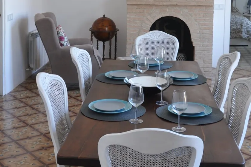 Skrifttype. Pris for 6 personer. Tjek priser for 4 personer. - Image 1