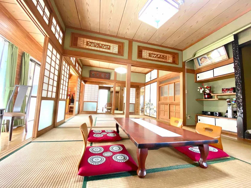 Oh ~ Hamaya is in a great location! Convenient! Red tile house! Downtown 1 minute, Port, Bus Terminal 5 minutes, Parking available, Standard 8 people - Image 1