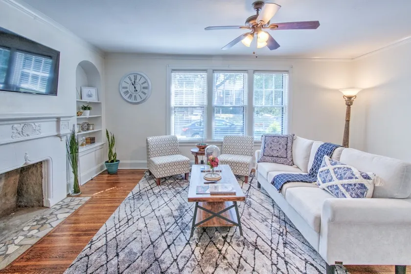🥇COMFY HISTORIC HOME | MODERN UPGRADES - Image 1