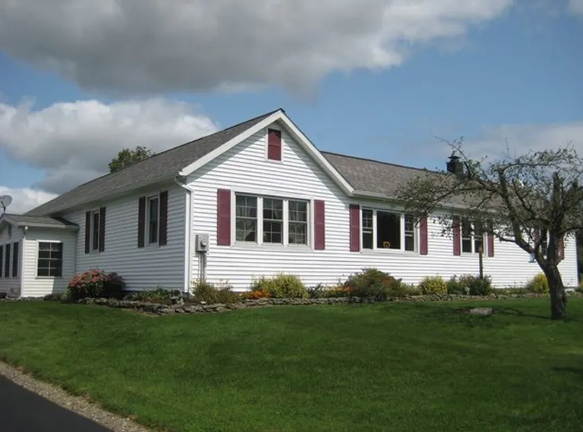 Farmhouse in Finger Lakes Region - Image 1