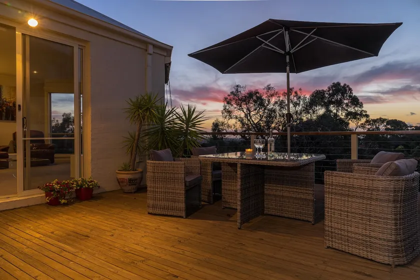 Mount Eliza Sunset Apartment - Image 1