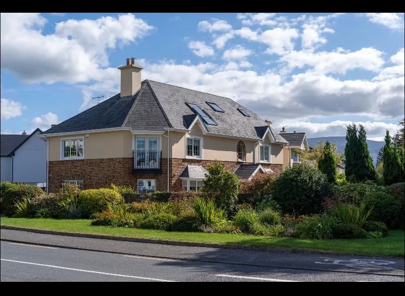 Luxurious Balcony Apartment Killarney Town Centre - Image 1