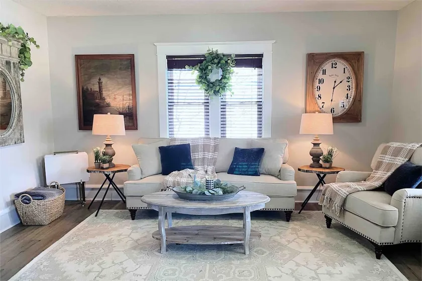 Charming 4 Bedroom Home Away From Home - Image 1