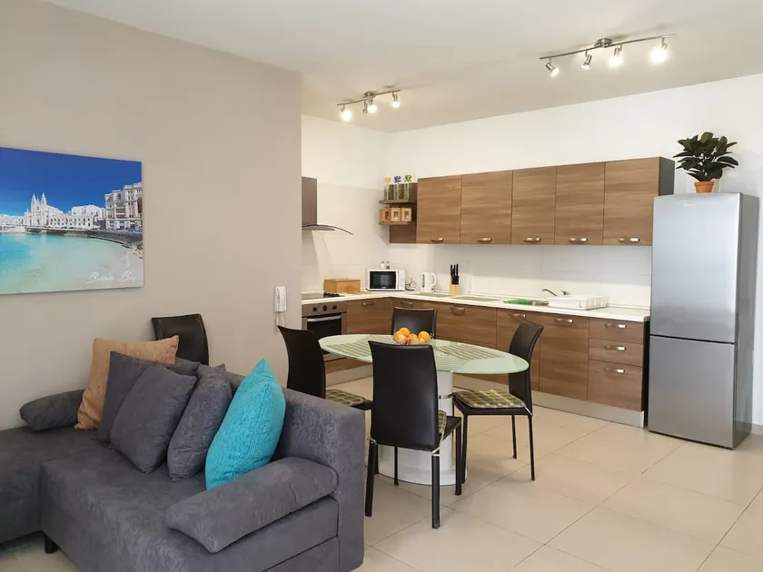 Modern 2 Bedroom in Excellent Location - Image 1
