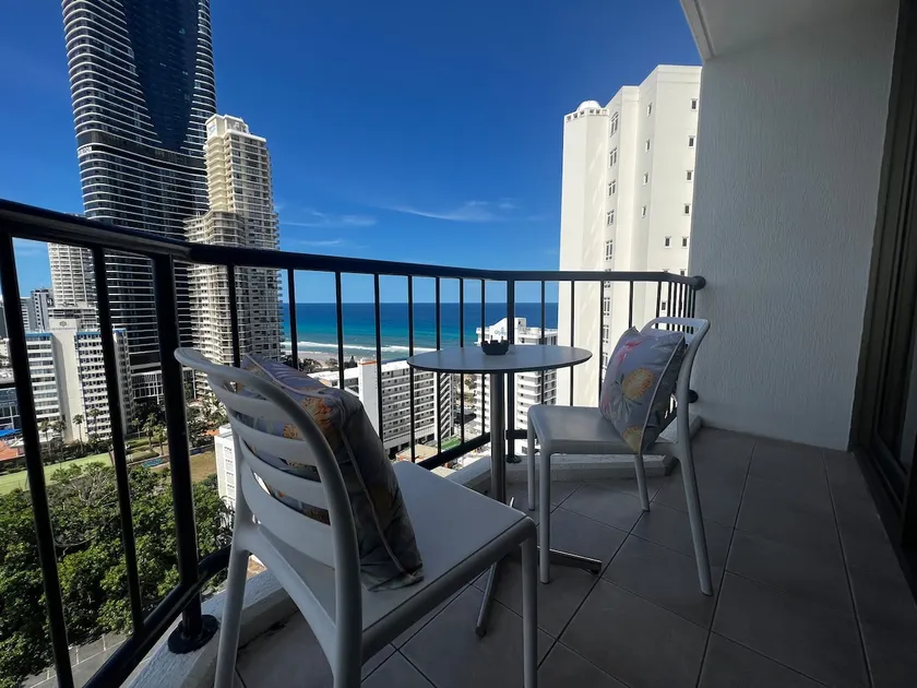 Location /Ocean View suite in Surfers Paradise L15 - Image 1