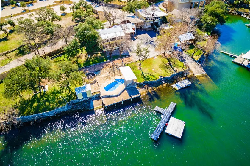 Lakeway Oasis - Image 1