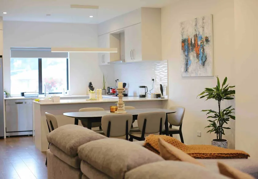 Cheerful 3-bedroom townhouse close to the city - Image 1