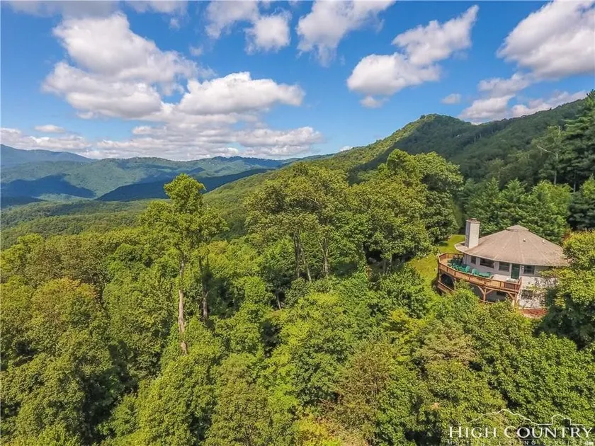 The Big Round Cabin - Blowing Rock, Views, Hot tub - Image 1