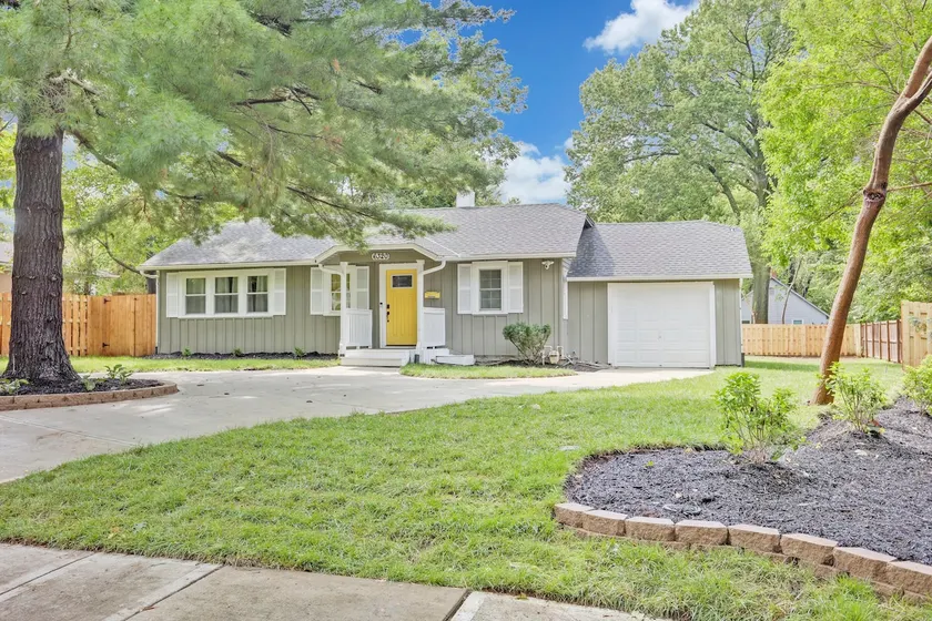 Huge Backyard, Very Private Home, Close to KU Med - Image 1