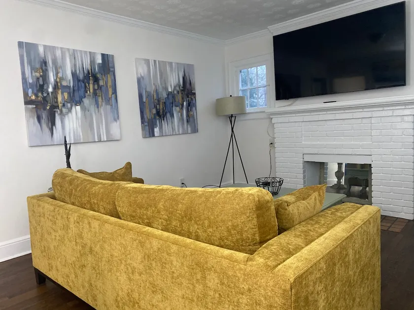 2 Bedroom Bungalow in the heart of Atlanta - Image 1