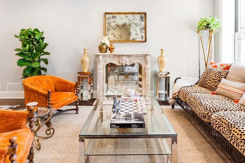Spacious Five Bedroom Home in Trendy Chicago Neighborhood - Image 1