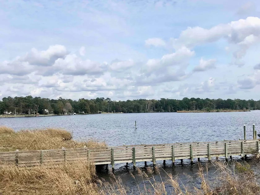 Waterfront Studio Apartment - Image 1