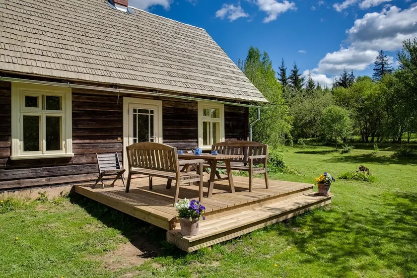 Holiday house - ”Annmarie” with a terrace in the garden - Image 1