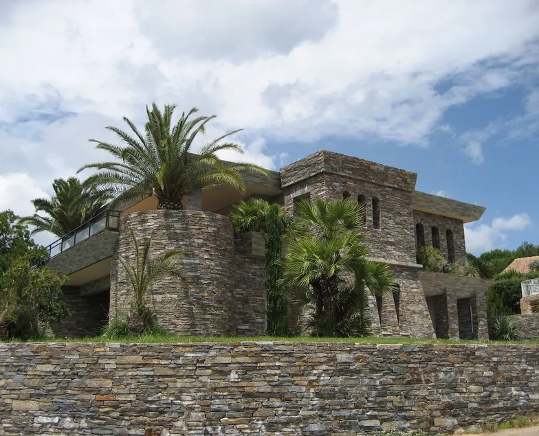 Ground floor stone villa, seaside - Image 1