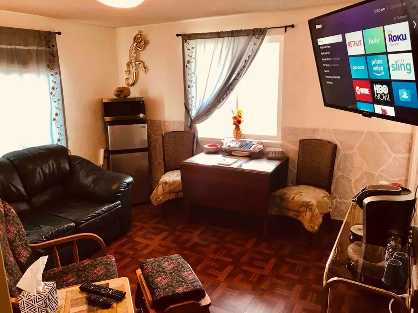 2Rm Private Entry Suite, Noshare, Near Airport - Image 1